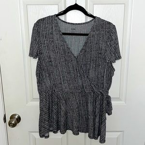 EVRI Black & White Women’s Blouse